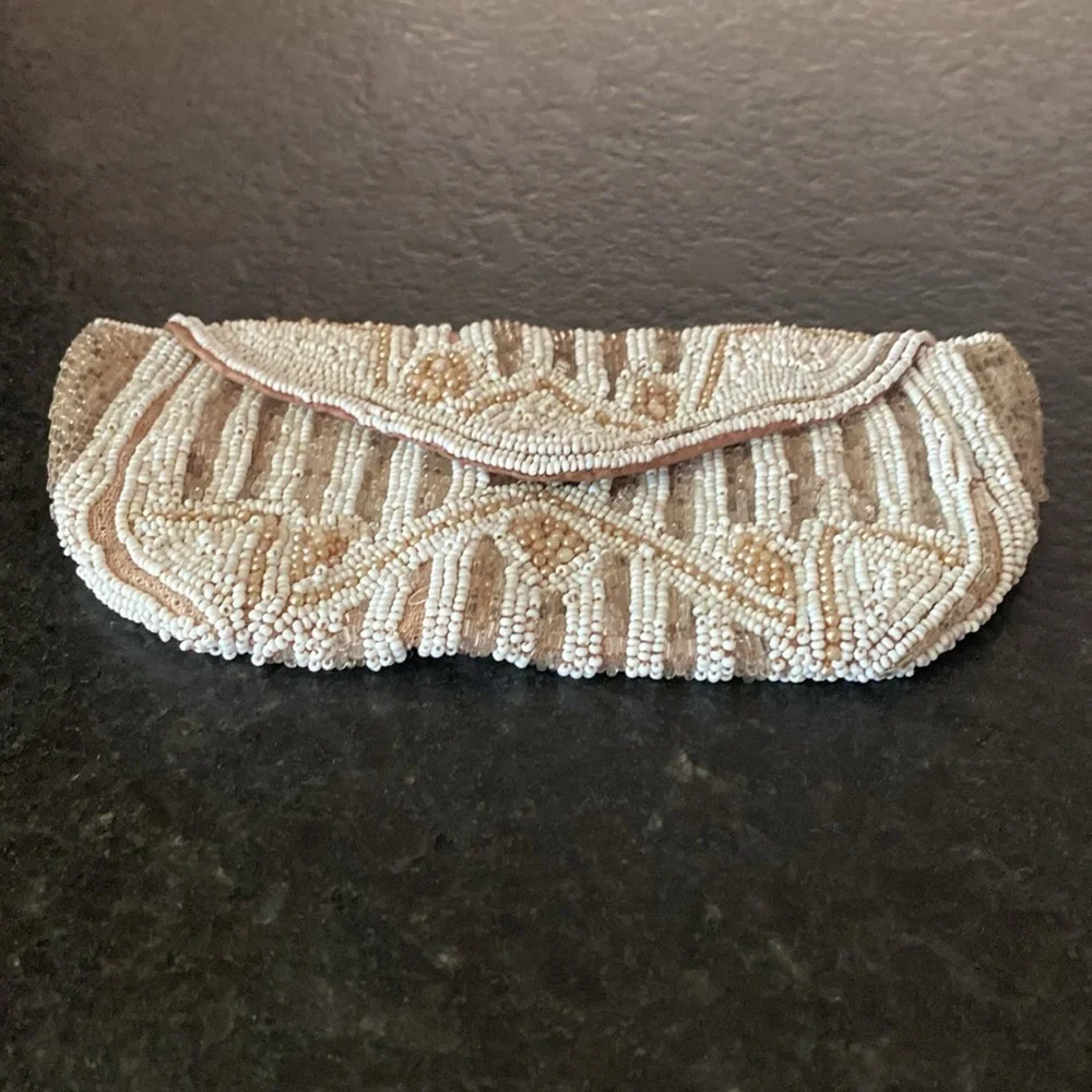 Antique‎ Vintage 1920’s white and champagne Beaded clutch dance purse